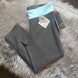 Champion Pants - Chanpion fitted capri leggins Champion Pants - Chanpion fitted capri leggins